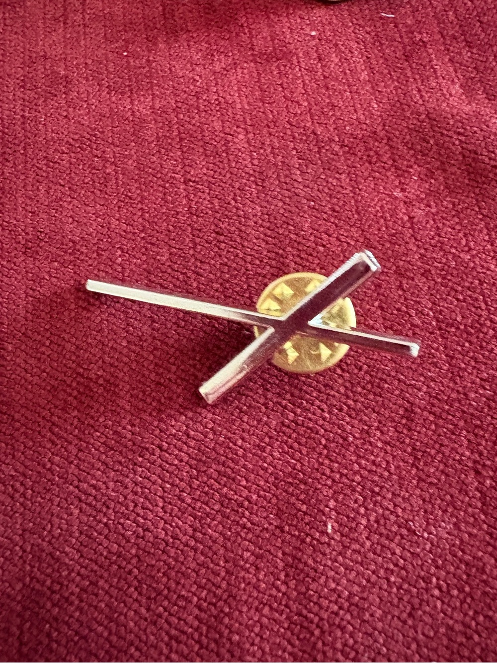 Unisex Never Used Silver Tone Modernist Geometric Cross Lines Lapel Pin Brooch